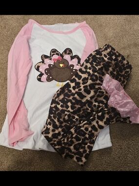 Girl's Pink & White Turkey Pajama Set with Leopard Print Pants